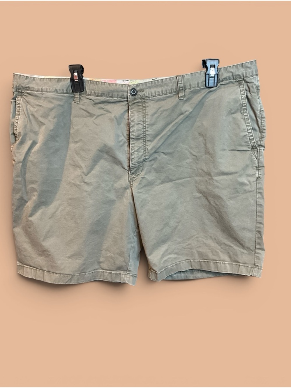 Tommy Bahama Men's Flat Front Shorts, size 44